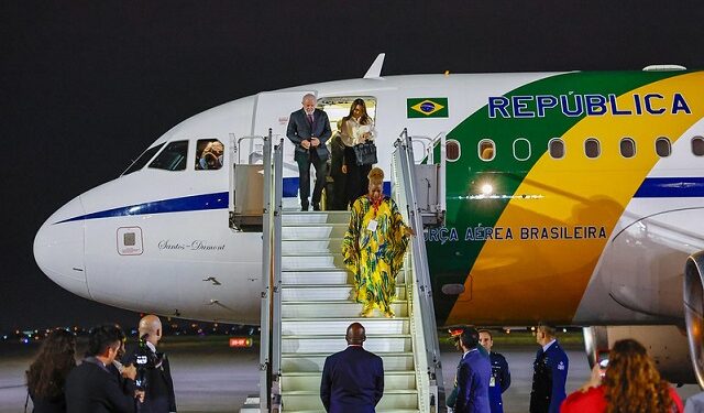 Plano para baratear voos: governo avalia cortar impostos sobre combustível das aeronaves